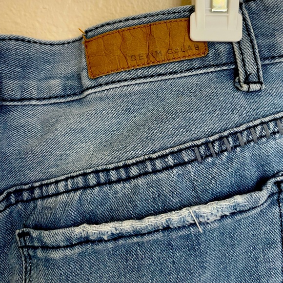 Denim Collab Shorts Size 26. Light Wash - Picture 5 of 5